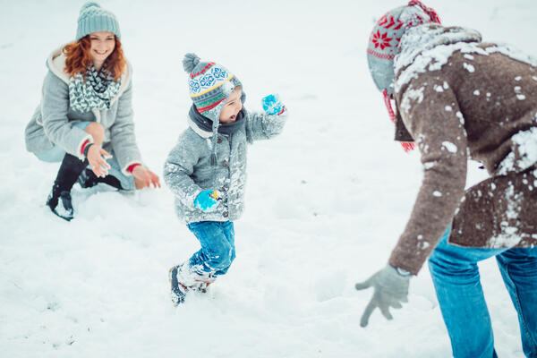 Famille activités jeux hiver